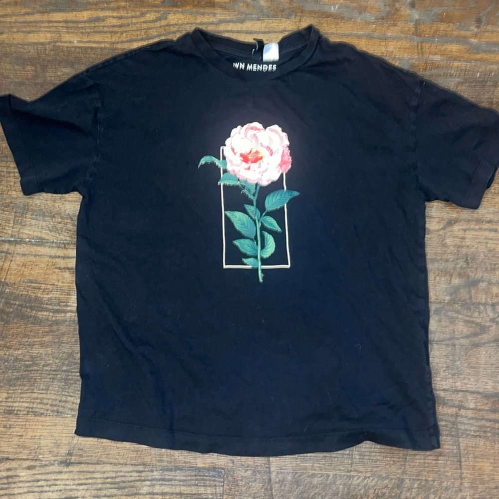 Shawn Mendes 2018 “The Tour” World Tour Concert Tee Rose Size Medium Black